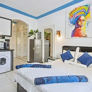 Rare 2bd Marina Hotspot With Pool, Fast Free Wifi & Balcony Apartment *