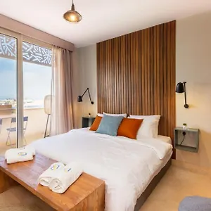 Vogue & Idyllic 2 Bdr Mangroovy Free Pool & Access Hurghada