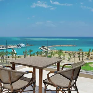 Hilton Plaza 5*