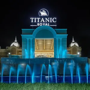 Titanic Royal-families And Couples Only منتجع الغردقة