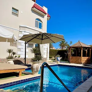 Ground Floor In With Private Pool And Private Garden