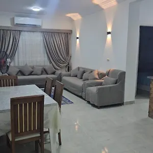 Red Ruby Apartment *